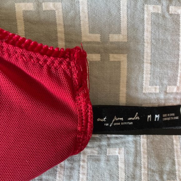 Red velvet bra-style top - Picture 2 of 3